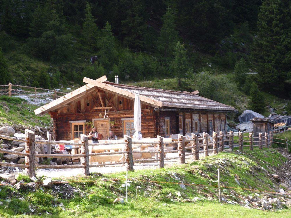 Alpe Wurzeralm – una romantica baita alpina a Racines 